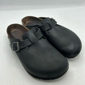 BIRKENSTOCK Boston Clogs Eur 40 Black Leather.